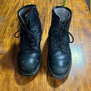 Dr Martens The Originals Airwair Industrial with Steel Toe